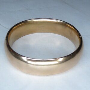 Chic Gold Bangle Bracelet